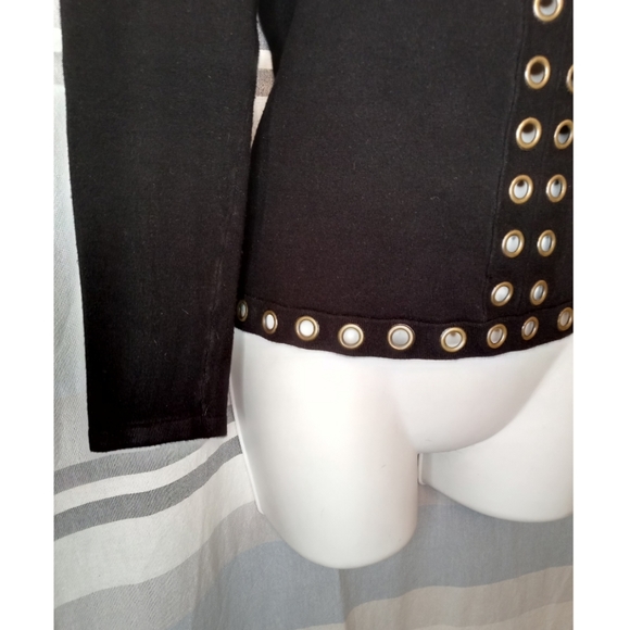 Esciō |  Black Small Long Sleeve - Picture 6 of 6